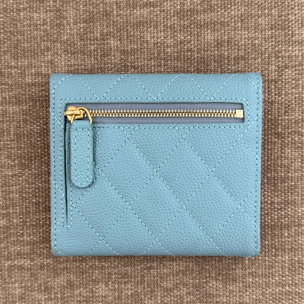 CHANEL Rare Light Blue/Pink Classic Tri-Fold Quilted Leather Wallet - Picture 2 of 11